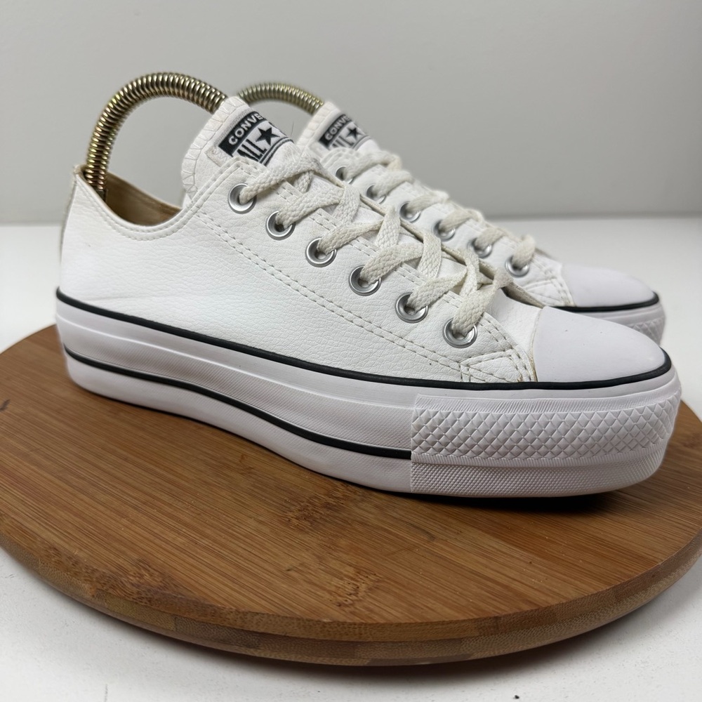 Converse Chuck Taylor All Star Lift Leather Low Top – White